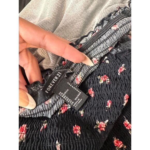 Forever 21 Black Floral Smocked Long Sleeve Crop Top Women’s Size S - Picture 6 of 6